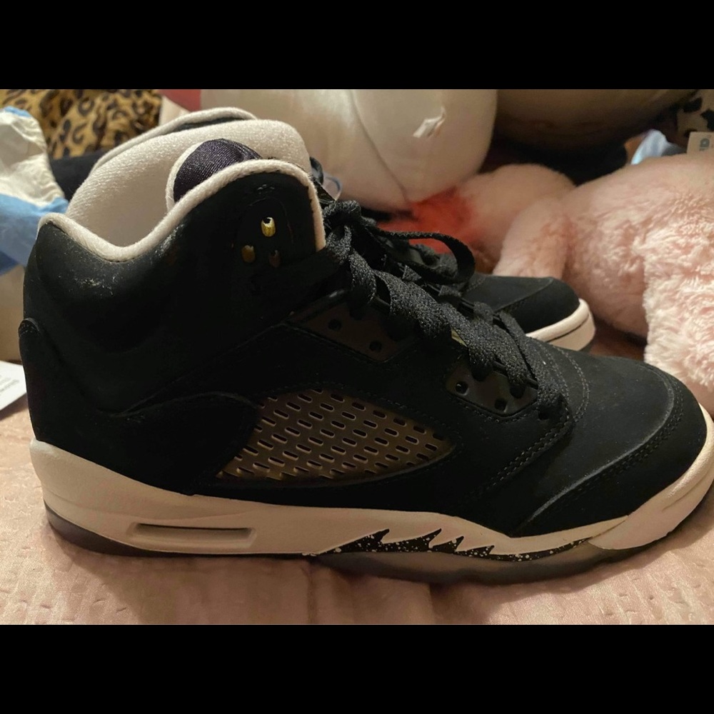 Jordan 5 Black and White